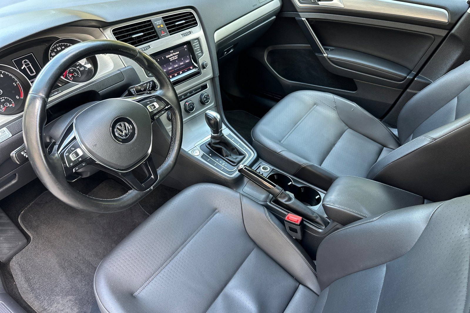 Used 2015 Volkswagen Golf TDI S FWD image 10
