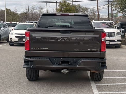 Used 2021 Chevrolet Silverado 1500 Custom image 4