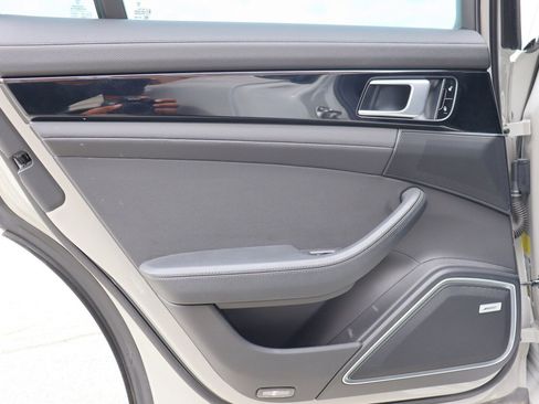 Used 2018 Porsche Panamera 4S AWD/4WD image 35