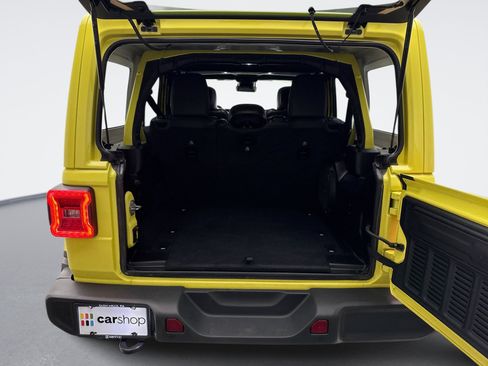 Used 2024 Jeep Wrangler Unlimited Sahara w/ Technology Group image 21