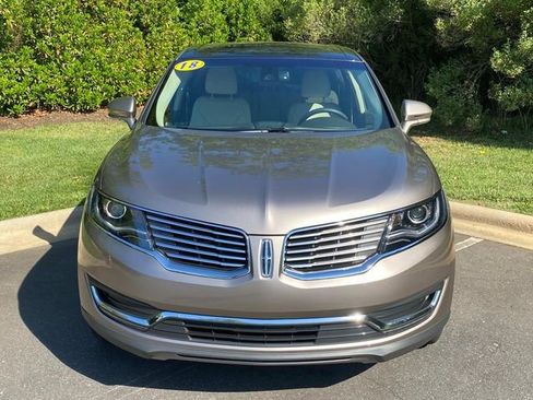 Used 2018 Lincoln MKX Reserve w/ Lincoln MKX Climate Package FWD image 2