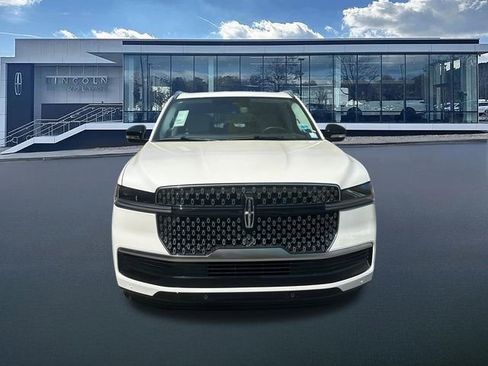New 2026 Lincoln Navigator L Reserve image 2