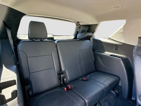 Used 2018 Chevrolet Traverse Premier w/ Driver Confidence II Package FWD image 22