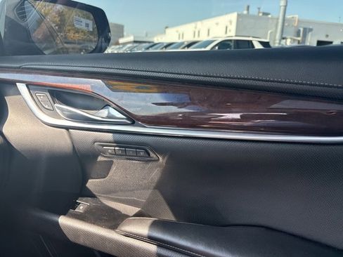 Used 2015 Cadillac XTS Luxury image 23