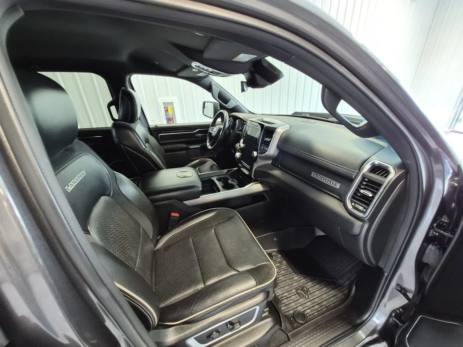 Used 2024 RAM 1500 Laramie AWD/4WD image 20