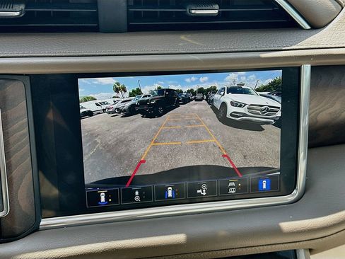Used 2022 GMC Yukon XL Denali w/ Advanced Technology Package AWD/4WD image 15