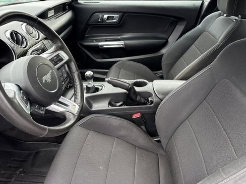 Used 2016 Ford Mustang V6 image 10