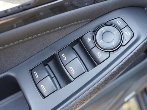 Used 2023 Chevrolet Traverse High Country AWD/4WD image 27