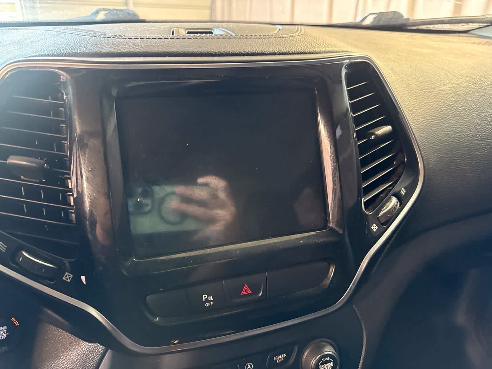 Used 2019 Jeep Cherokee Limited AWD/4WD image 25