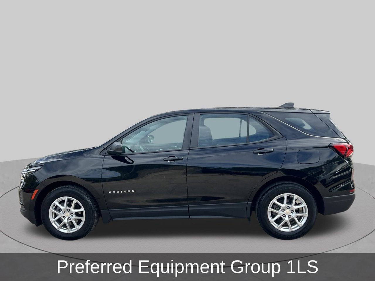 Used 2024 Chevrolet Equinox LS FWD image 2