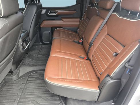 Used 2024 GMC Sierra 1500 Denali Ultimate AWD/4WD image 17