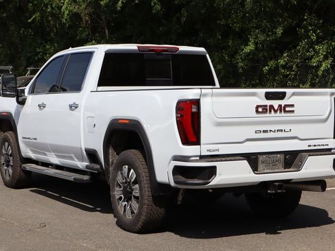 New 2026 GMC Sierra 2500 Denali w/ Denali Reserve Package AWD/4WD image 6