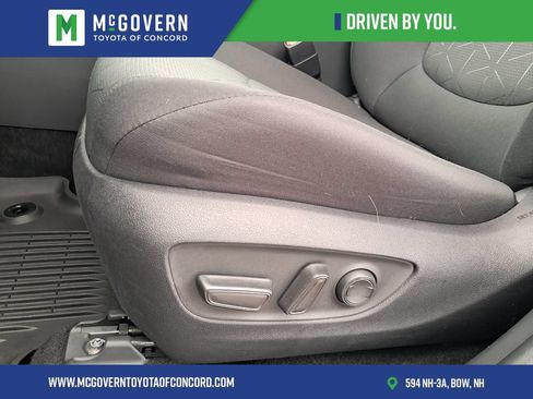 Used 2024 Toyota RAV4 XLE w/ Convenience Package AWD/4WD image 17