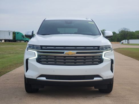Used 2023 Chevrolet Suburban Premier RWD image 6