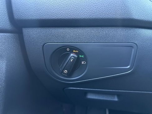 Used 2022 Volkswagen Tiguan S image 26