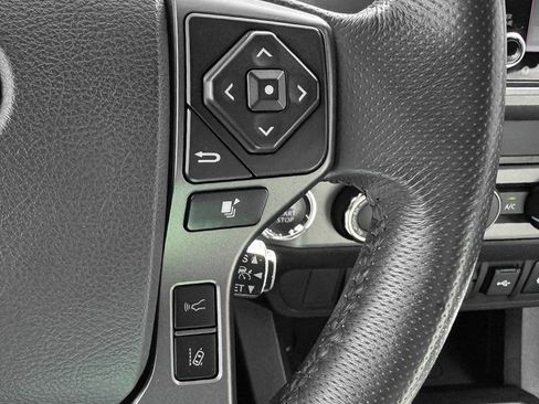 Used 2020 Toyota Tacoma TRD Off-Road image 19