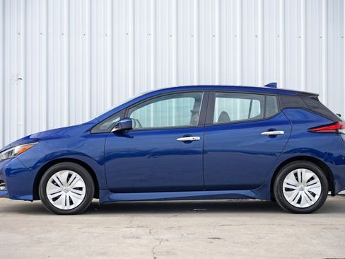 Used 2025 Nissan Leaf S image 8