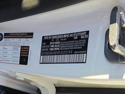 Used 2023 Mercedes-Benz GLC 300 4MATIC image 25