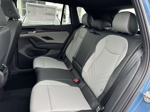 New 2026 Volkswagen Tiguan SE R-Line FWD image 24