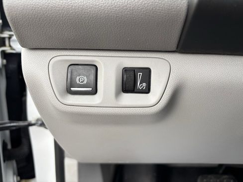 Used 2019 GMC Acadia SLE image 13