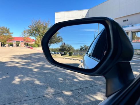 Used 2021 Toyota Corolla LE image 30