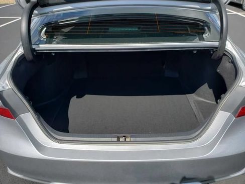 Used 2022 Toyota Camry SE w/ Convenience Package FWD image 7