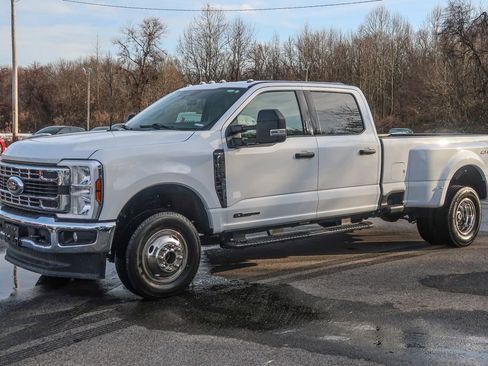 Used 2024 Ford F350 XLT image 4