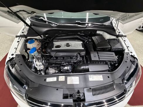 Used 2013 Volkswagen Eos Komfort FWD image 45