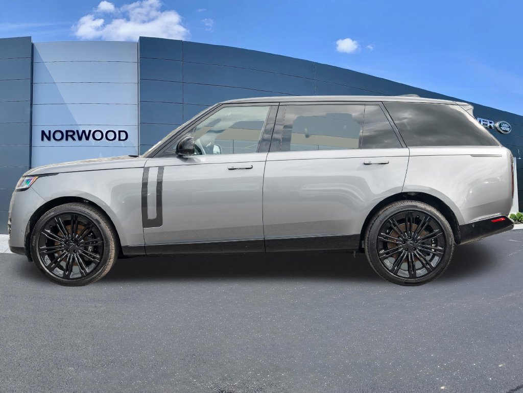 New 2026 Land Rover Range Rover Long Wheelbase SE AWD/4WD image 7