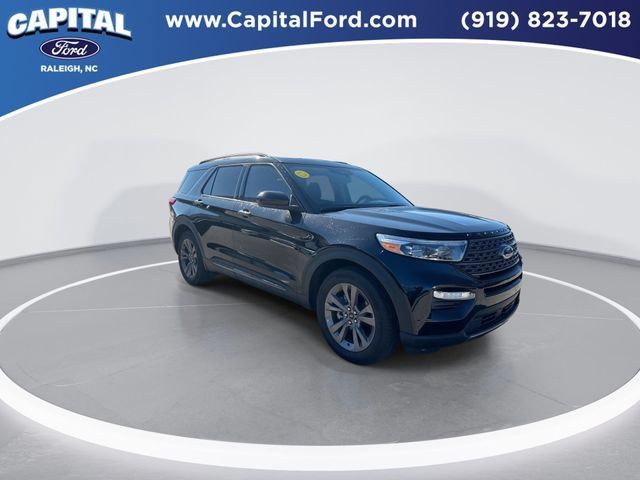 New 2024 Ford Explorer XLT w/ Equipment Group 202A RWD image 2