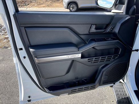 New 2026 Toyota 4Runner TRD Off-Road Premium AWD/4WD image 10