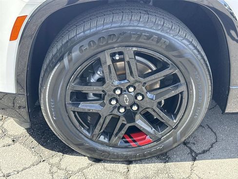 Used 2023 Chevrolet Traverse Premier w/ Redline Edition FWD image 32