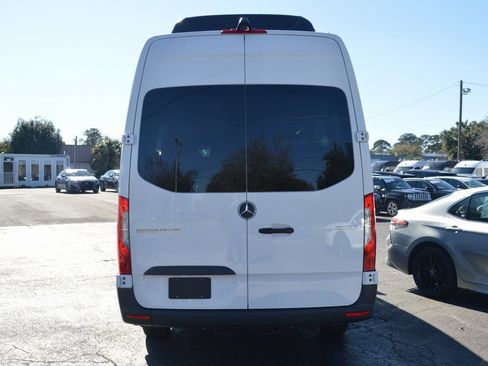 Used 2025 Mercedes-Benz Sprinter 2500 image 12