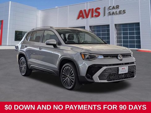 Used 2025 Volkswagen Taos SE FWD image 1