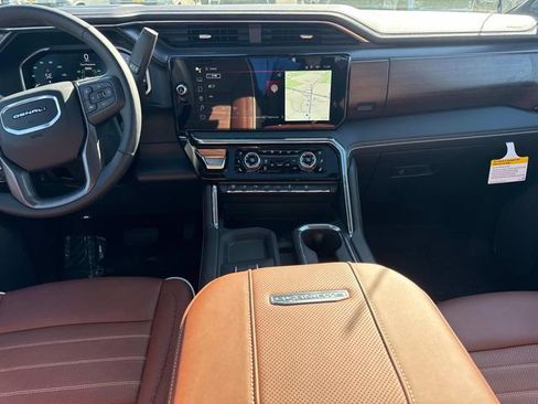 New 2026 GMC Sierra 2500 Denali Ultimate w/ LPO, Black Badging Package image 19