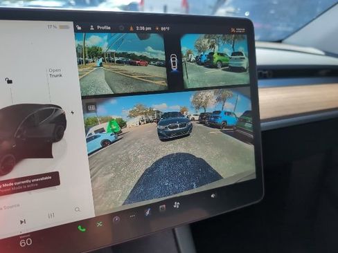 Used 2024 Tesla Model Y Performance image 13