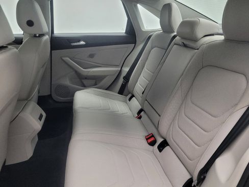 Used 2021 Volkswagen Jetta SEL Premium FWD image 18