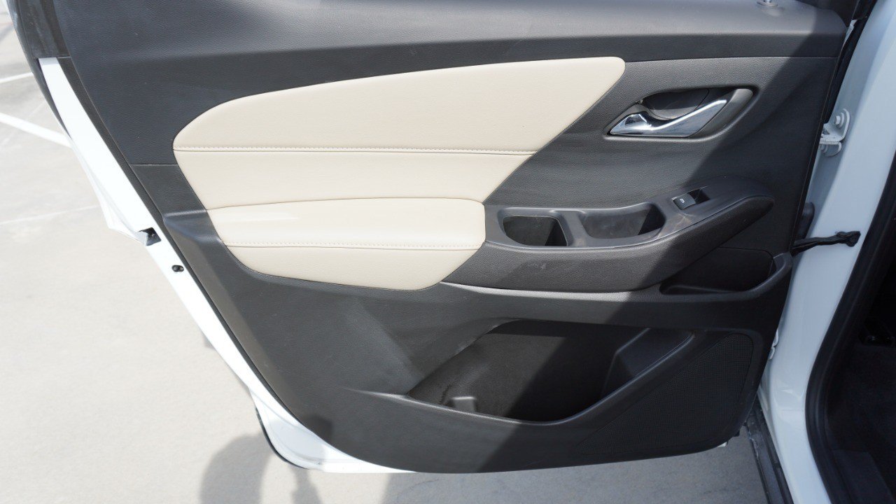 Used 2022 Chevrolet Traverse LS FWD image 30
