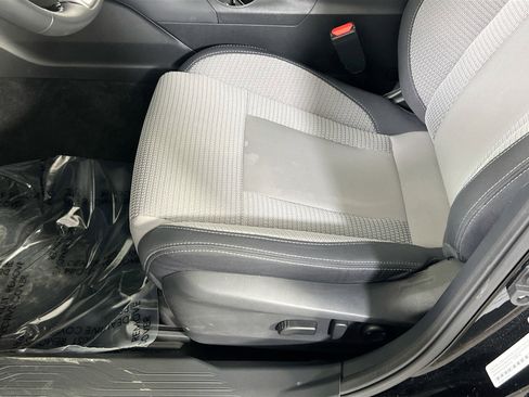 Used 2023 Subaru Outback Premium image 19