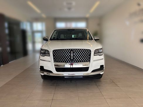 Certified 2024 Lincoln Navigator Black Label AWD/4WD image 5