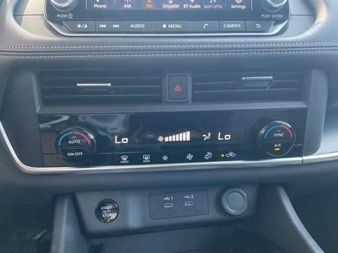 Used 2025 Nissan Rogue SV FWD image 26