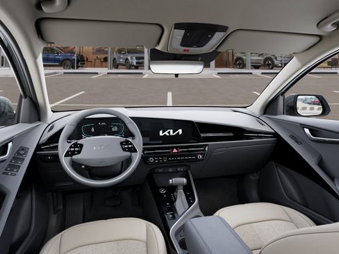 New 2025 Kia Niro EX image 16