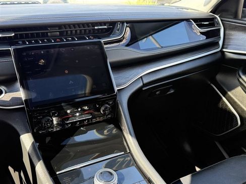 Used 2022 Jeep Grand Cherokee Limited 4xe w/ Luxury Tech Group II image 35