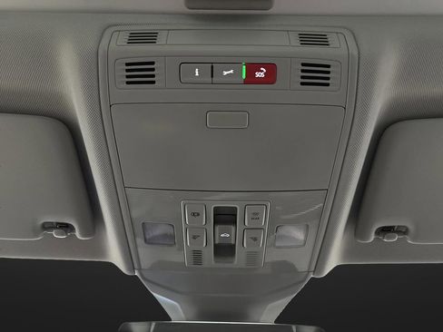 Used 2025 Volkswagen Jetta SE w/ Sunroof Package image 25