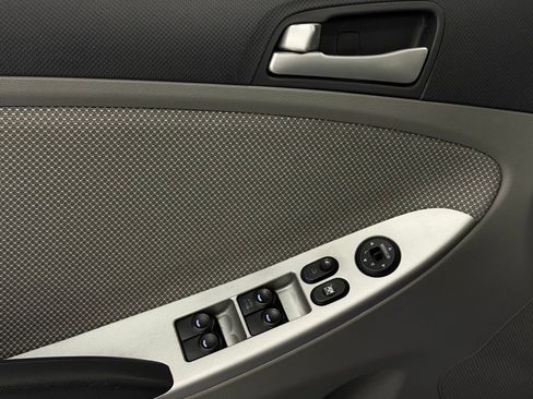 Used 2013 Hyundai Accent GLS image 14