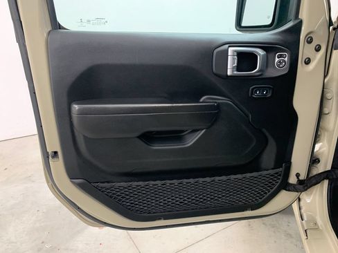 Used 2022 Jeep Gladiator Sport AWD/4WD image 5
