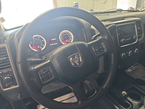 Used 2016 RAM 3500 Tradesman w/ Chrome Appearance Group AWD/4WD image 16