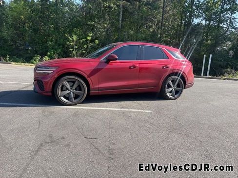Used 2024 Genesis GV70 2.5T w/ Sport Prestige Package image 2