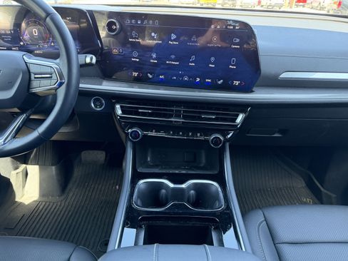 Used 2024 Chevrolet Traverse LT w/ Midnight/Sport Edition AWD/4WD image 19