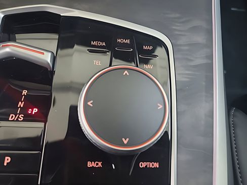 Used 2026 BMW X5 sDrive40i w/ M Sport Package image 19